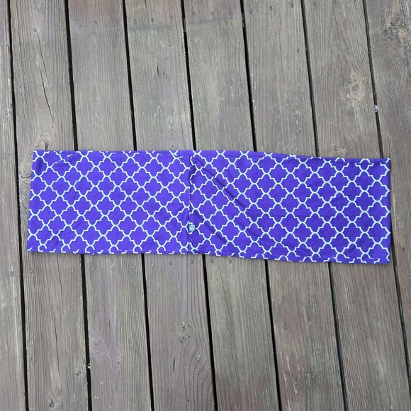 NWOT- Purple and White- Infinity Scarf- with Hidden Zip Pocket - Picture 8 of 10